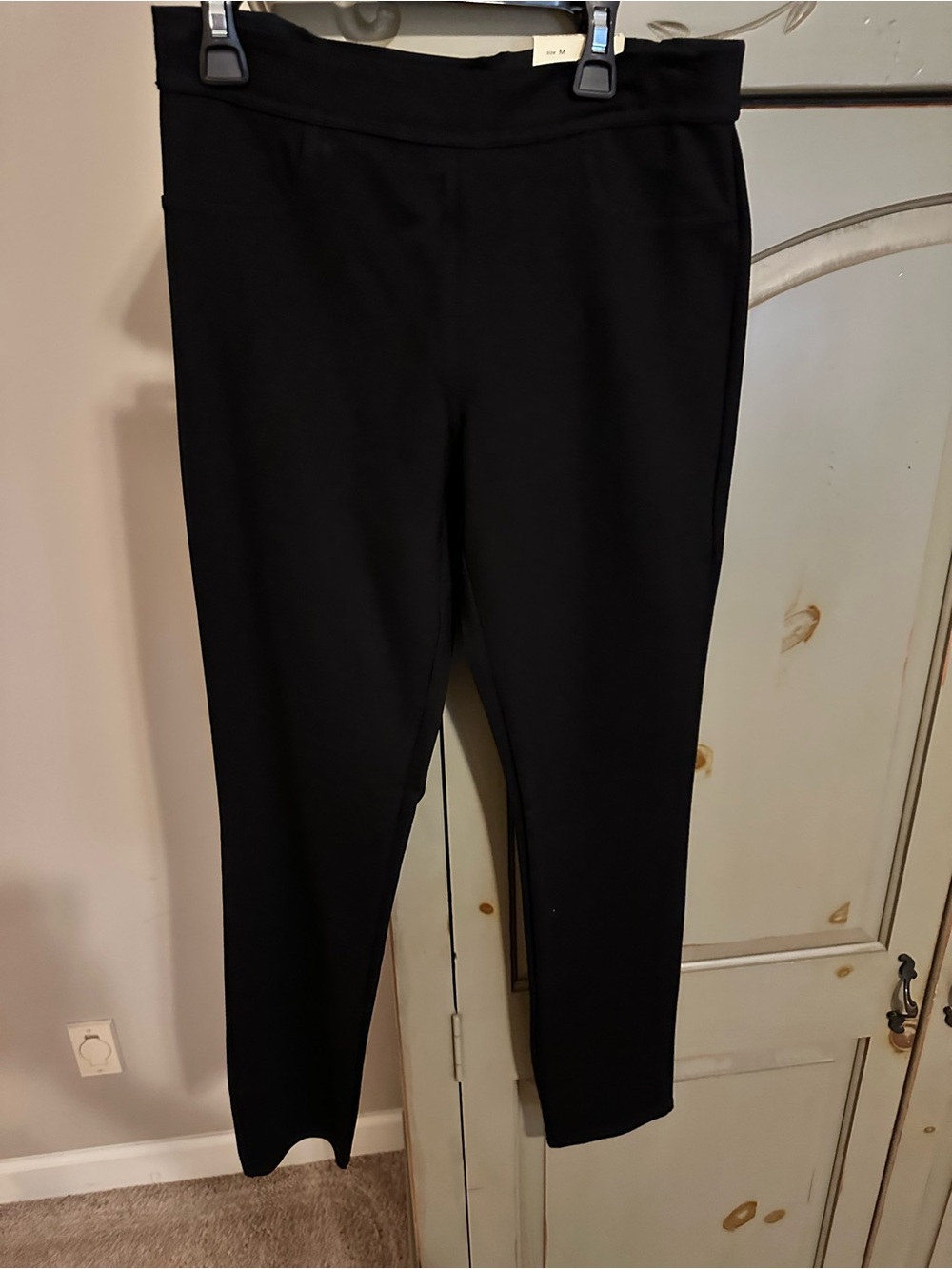 Max Studio Black Ponte Slim Ankle Pants